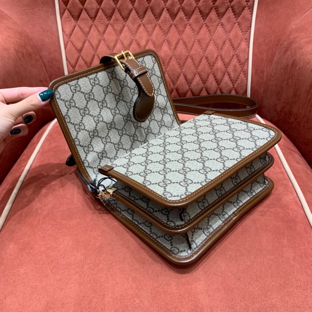 Gucc1 Retro bag angle 3