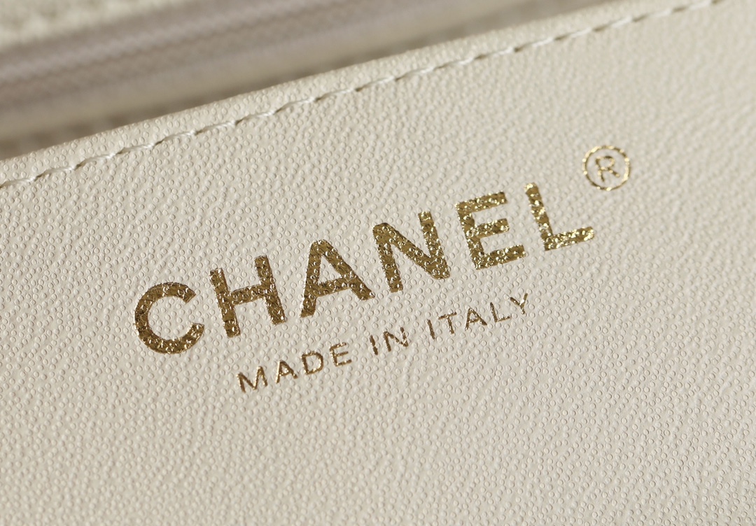 Chanel 23k angle 3