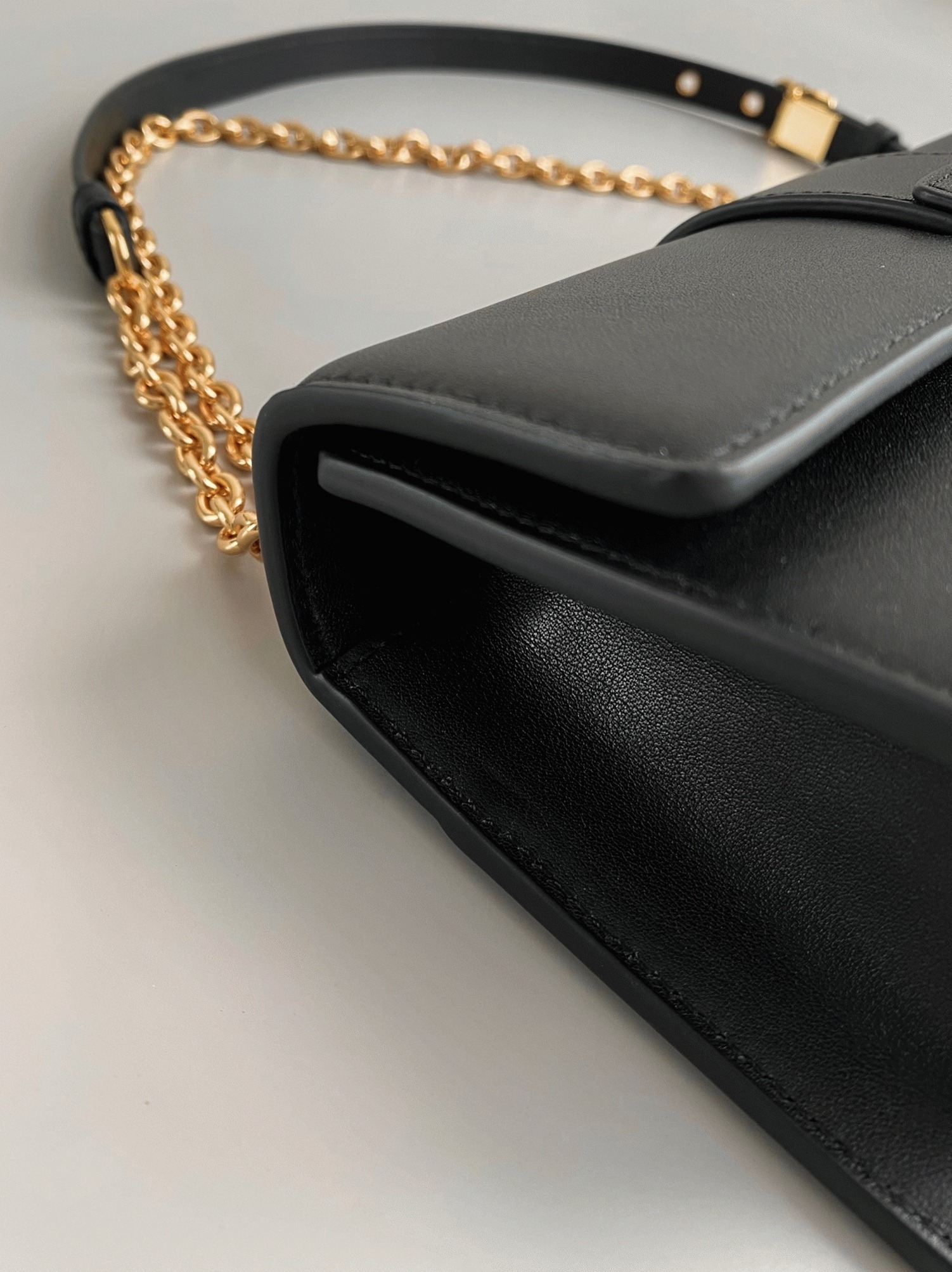 Dior 30 Montaigne East-West Bag with Chain Replica in Black Calfskin angle 2
