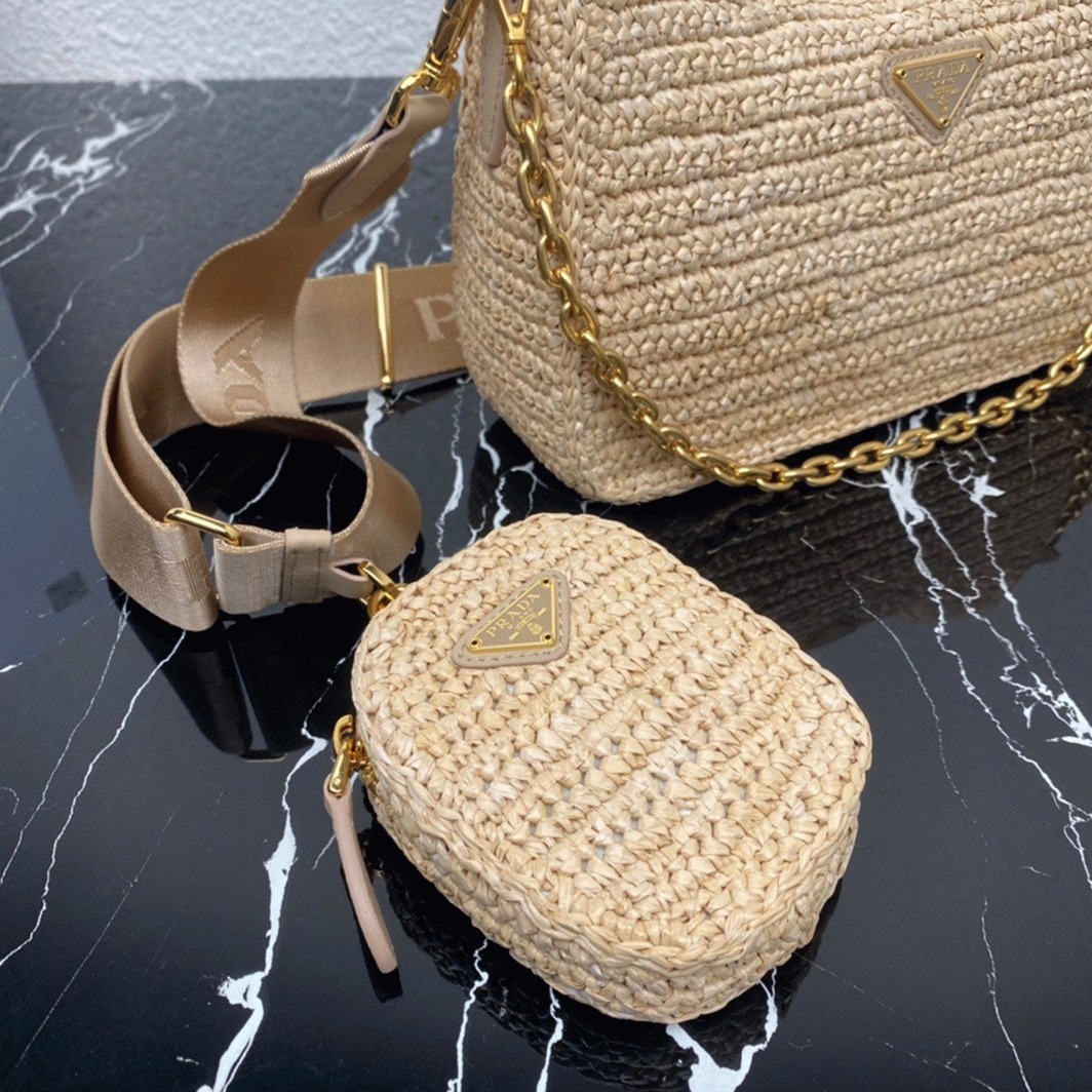 Prada Re-Edition Shoulder Bag Knockoff in Beige angle 2