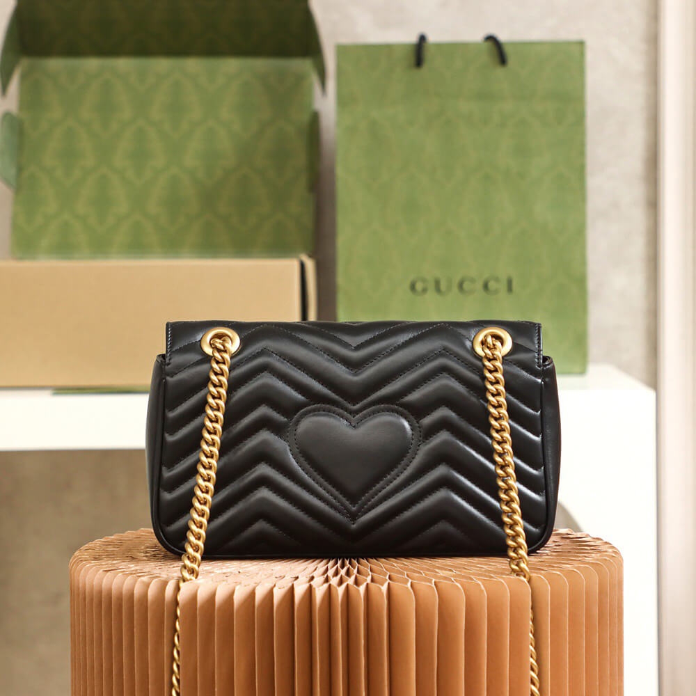 GG Marmont small matelasse shoulder bag angle 4