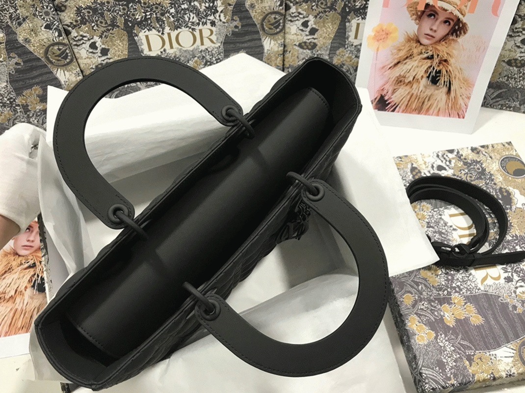 Dior Lady Dior Large Bag Knockoff in Black angle 2