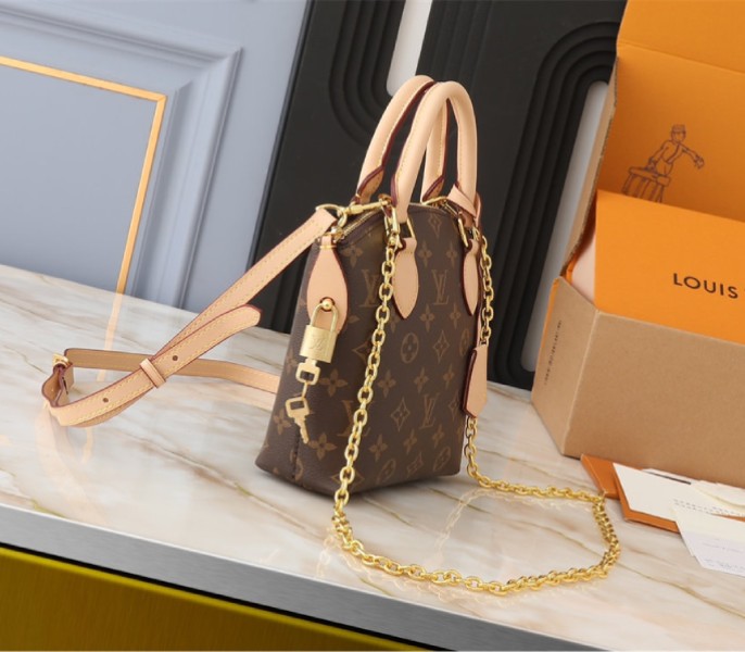 Louis Vuitton Monogram Canvas Lockit BB Bag angle 5