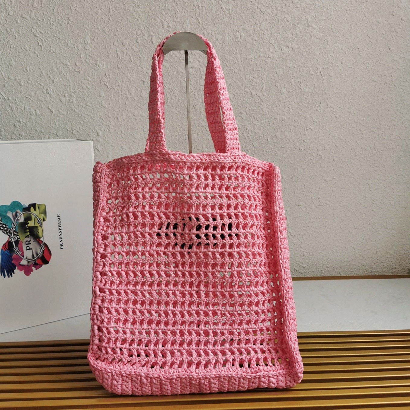 Prada Small Tote Bag Imitation in Pink Woven Raffia angle 4