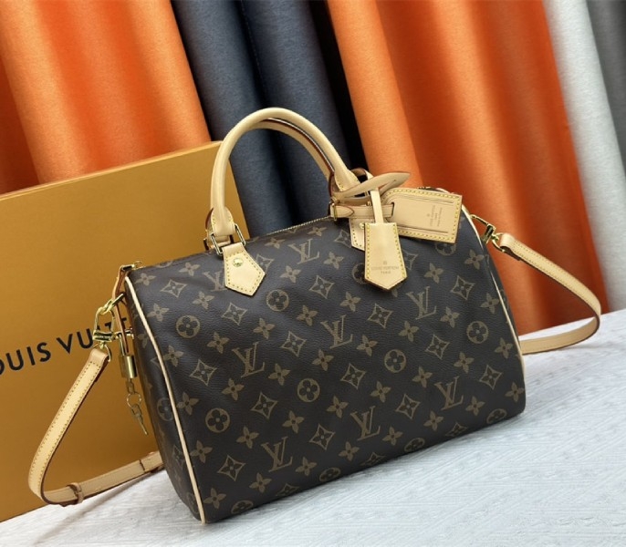 Louis Vuitton Monogram Canvas Speedy P9 Bandouliere 30 Bag angle 2