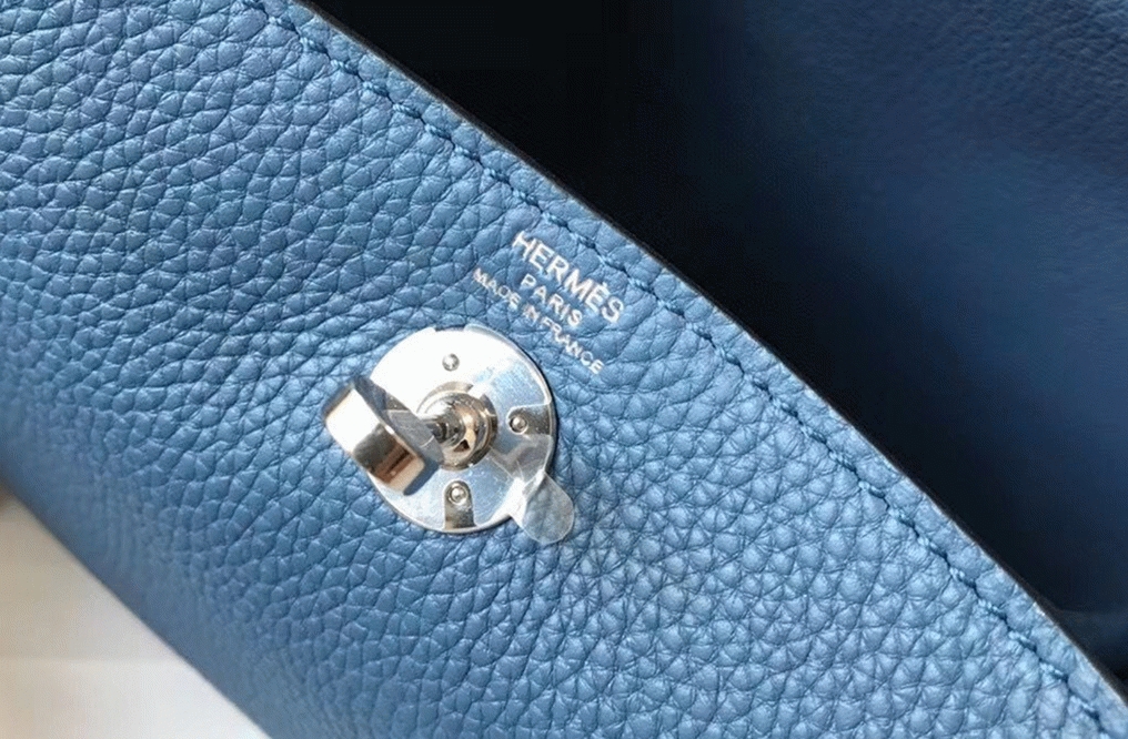 Replica Hermes Lindy Mini handbag in blue agate angle 3