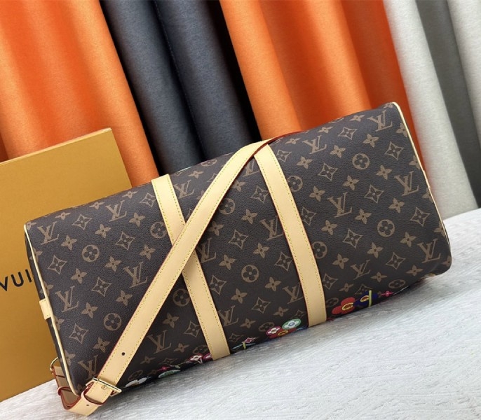 LV X TM Monogram Canvas Keepall Bandouliere 45 angle 5