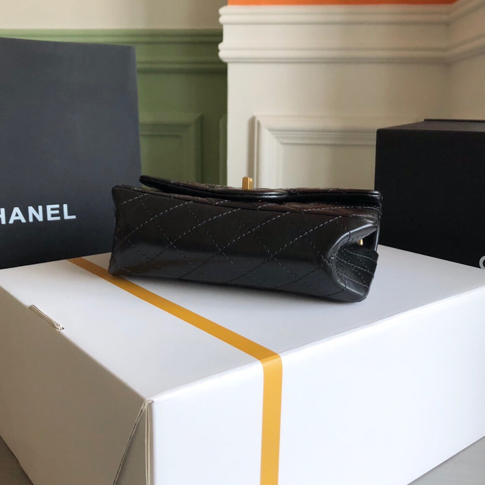 CHANEL MINI 2.55 HANDBAG angle 5