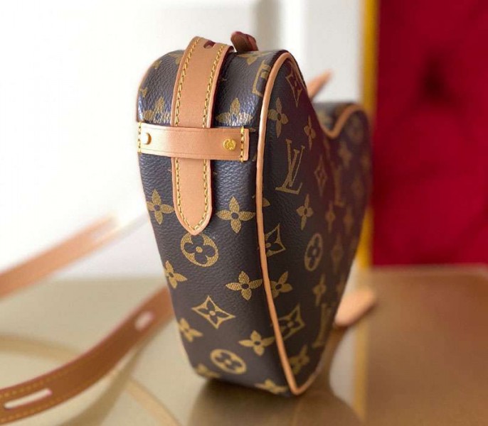 Louis Vuitton Monogram Canvas Game On Coeur Bag angle 5
