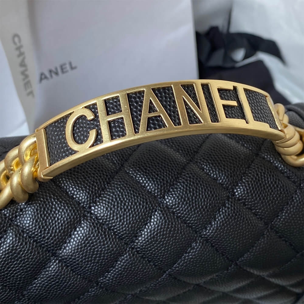 BOY CHANEL FLAP BAG WITH HANDLE angle 3
