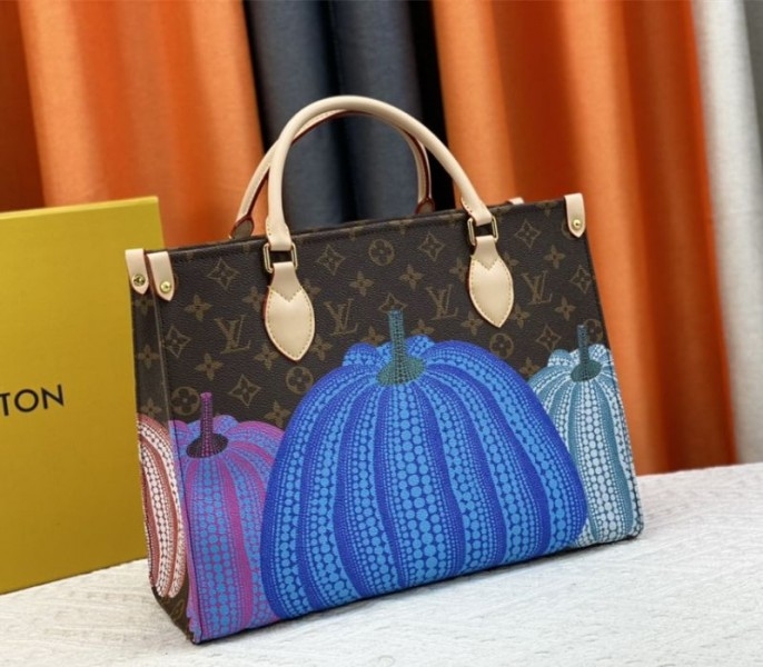 Louis Vuitton X YK Monogram Canvas Onthego MM Tote In Pumpkin angle 3