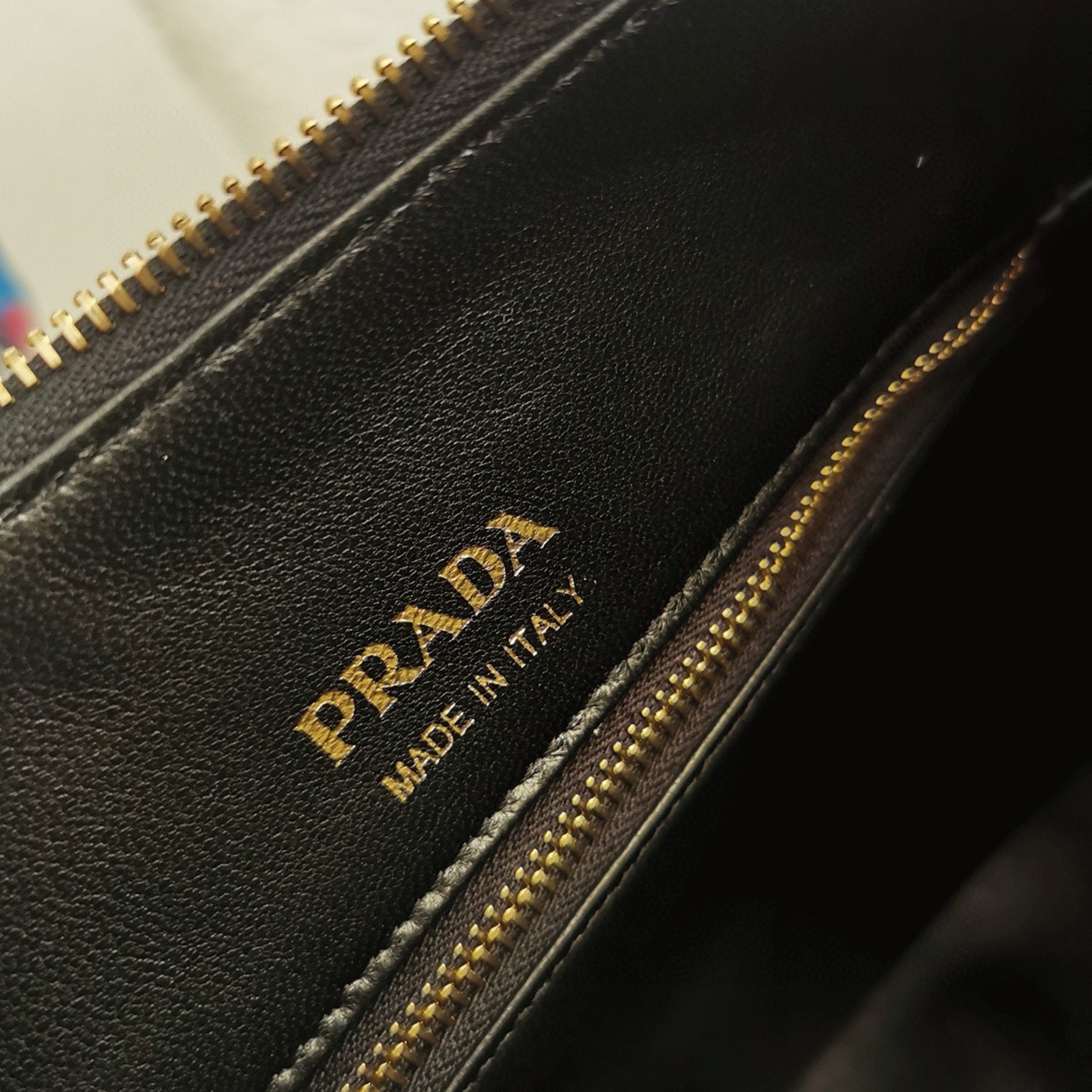 Prada Shoulder Bag Knockoff in Black angle 4