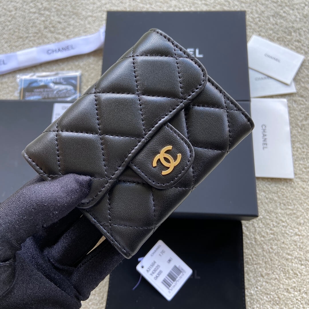 CHANEL Classic Small Flap Wallet angle 5