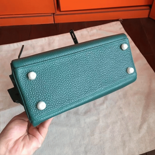 Malachite Clemence Replica Hermes Kelly 25cm Retourne Tote angle 4