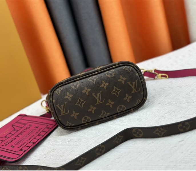 Louis Vuitton Neverfull Bandouliere Inside Out BB Tote In Monogram Canvas And Rose Pondichery Leather angle 5