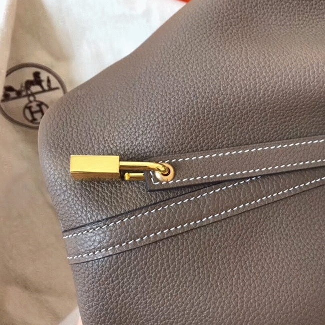 Taupe best replica Hermes Picotin Lock 22cm handbag angle 2