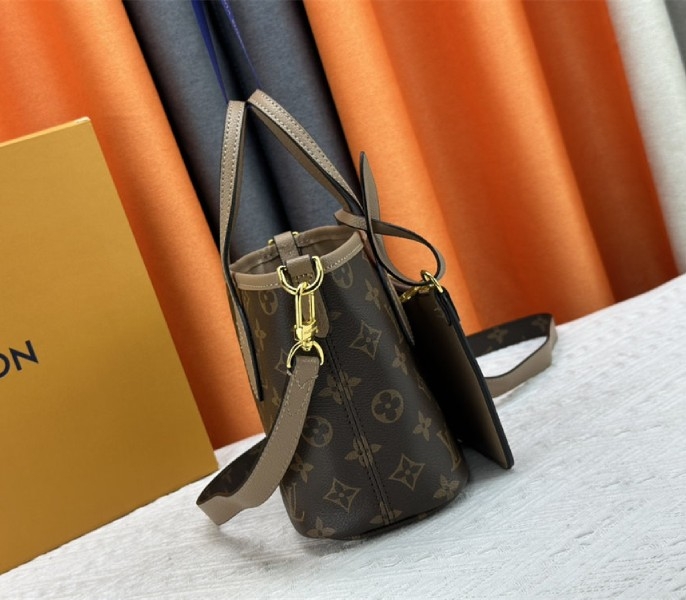 Louis Vuitton Neverfull Bandouliere Inside Out BB Tote In Monogram Canvas And Khaki Green Leather angle 5