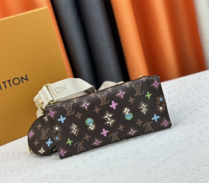 Louis Vuitton Monogram Craggy Onthego PM Tote In Chocolate angle 5