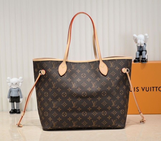 Louis Vuitton Monogram Canvas Neverfull MM Tote In Pink angle 3