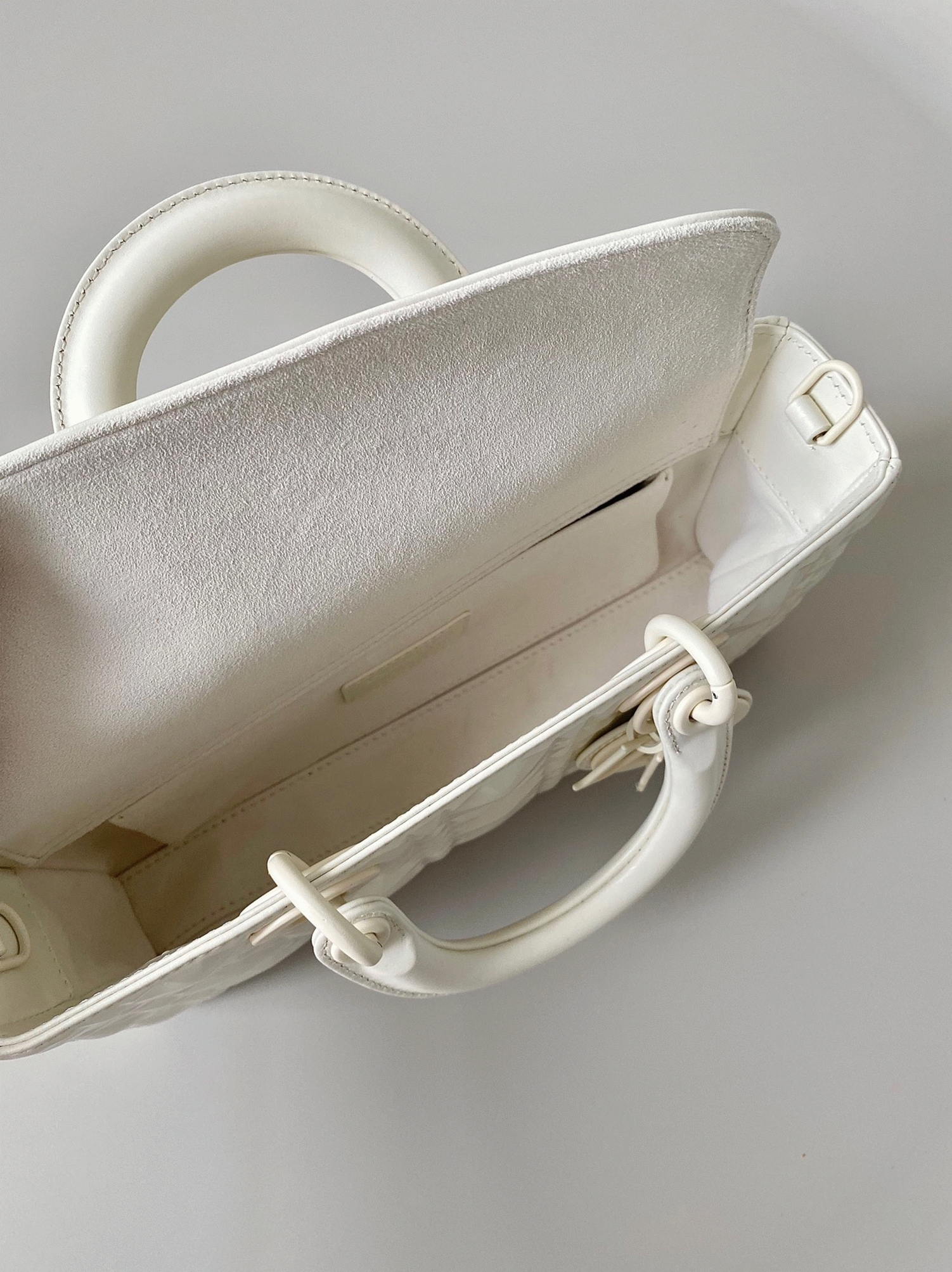 Dior Lady D-Joy Medium Bag Knockoff in White Calfskin with Diamond Motif angle 4