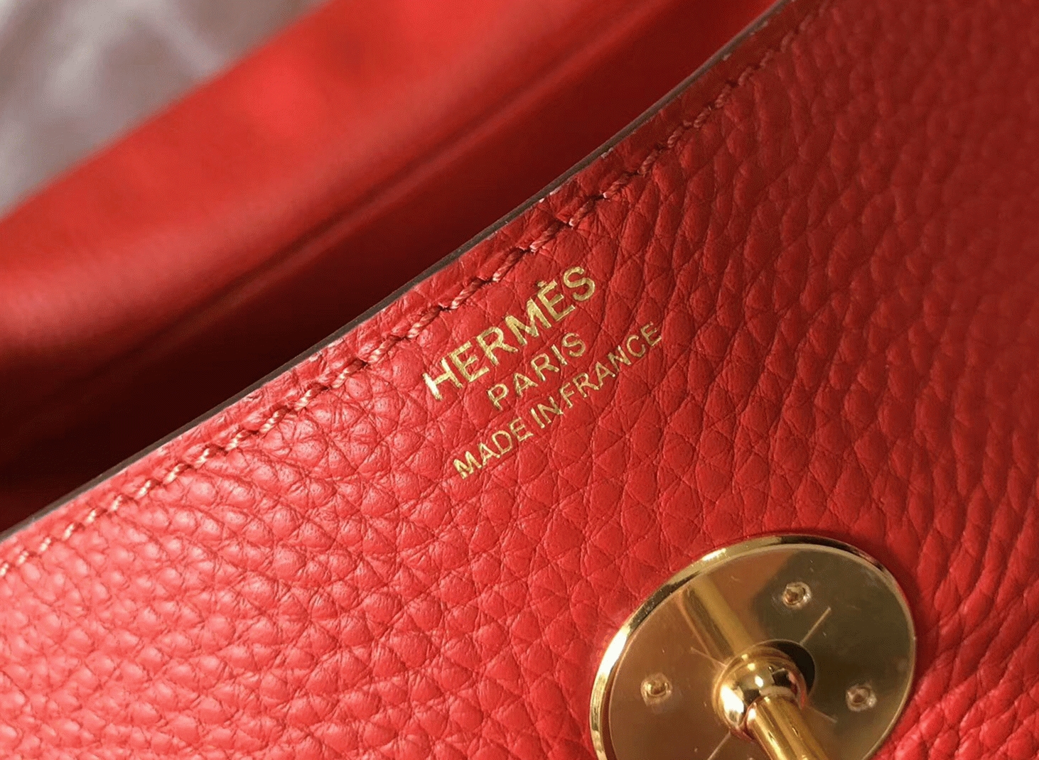 Designer replica Hermes Lindy 30cm bag in red shade angle 4