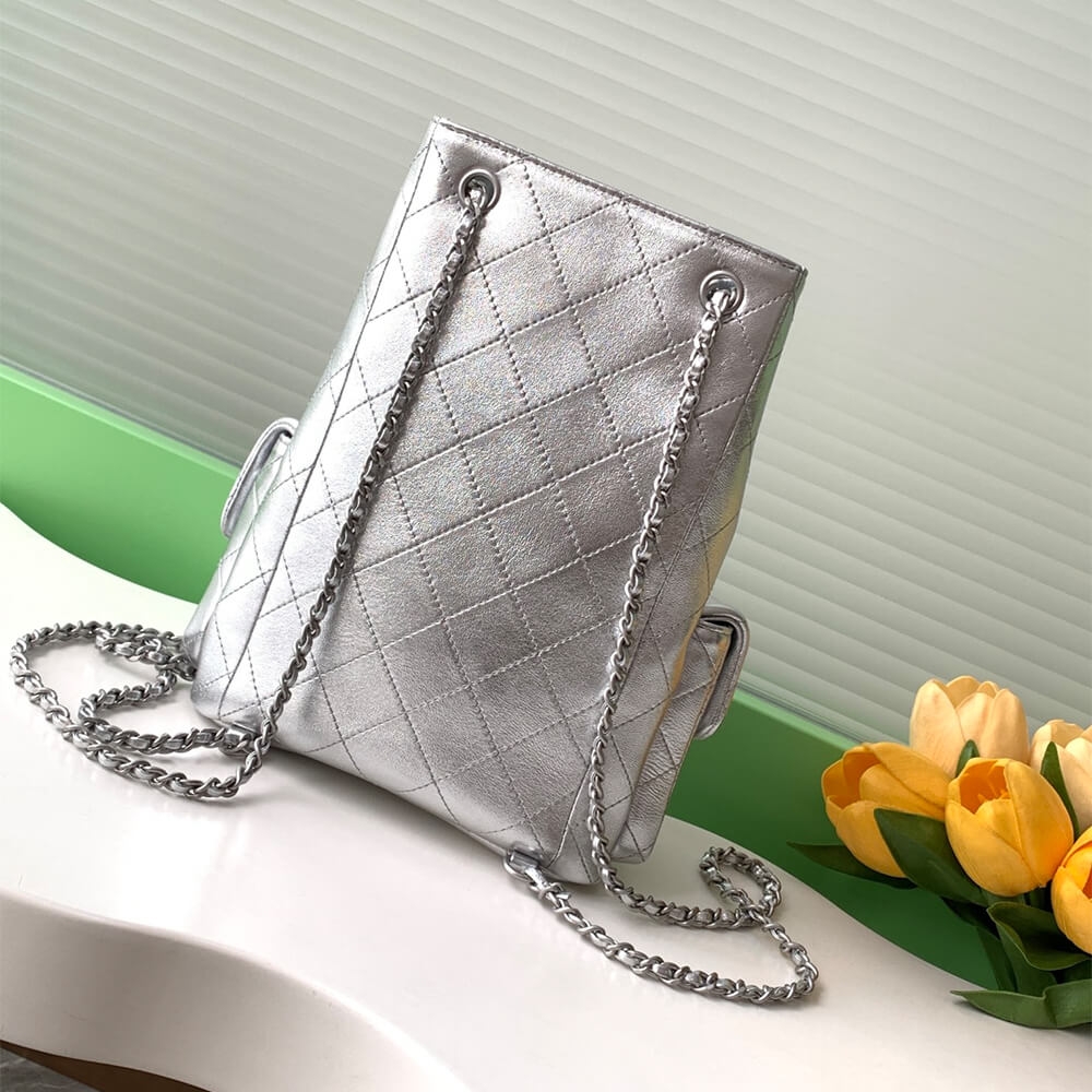 CHANEL BACKPACK(high-end grade) angle 3