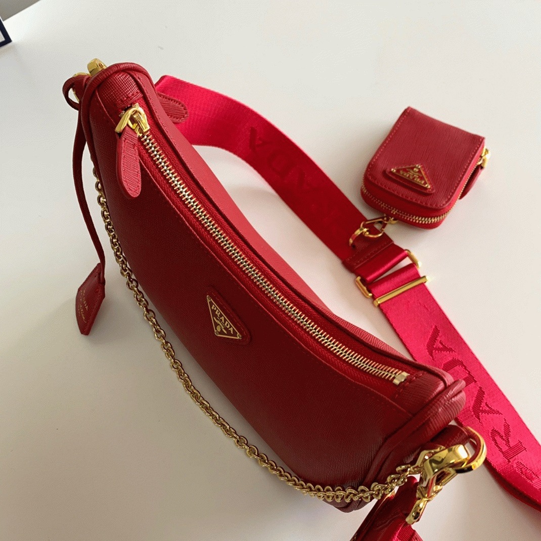 Prada Re-Edition 2005 Shoulder Bag Replica in Red angle 2