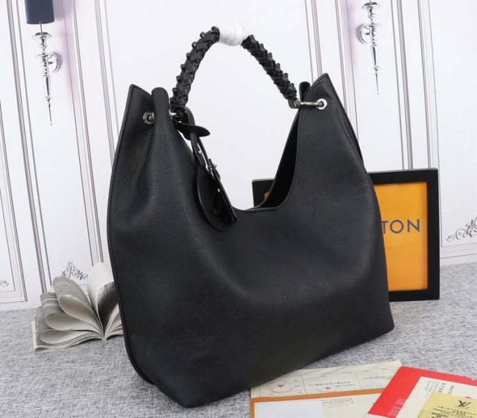 LV Mahina Carmel Hobo In Black angle 2