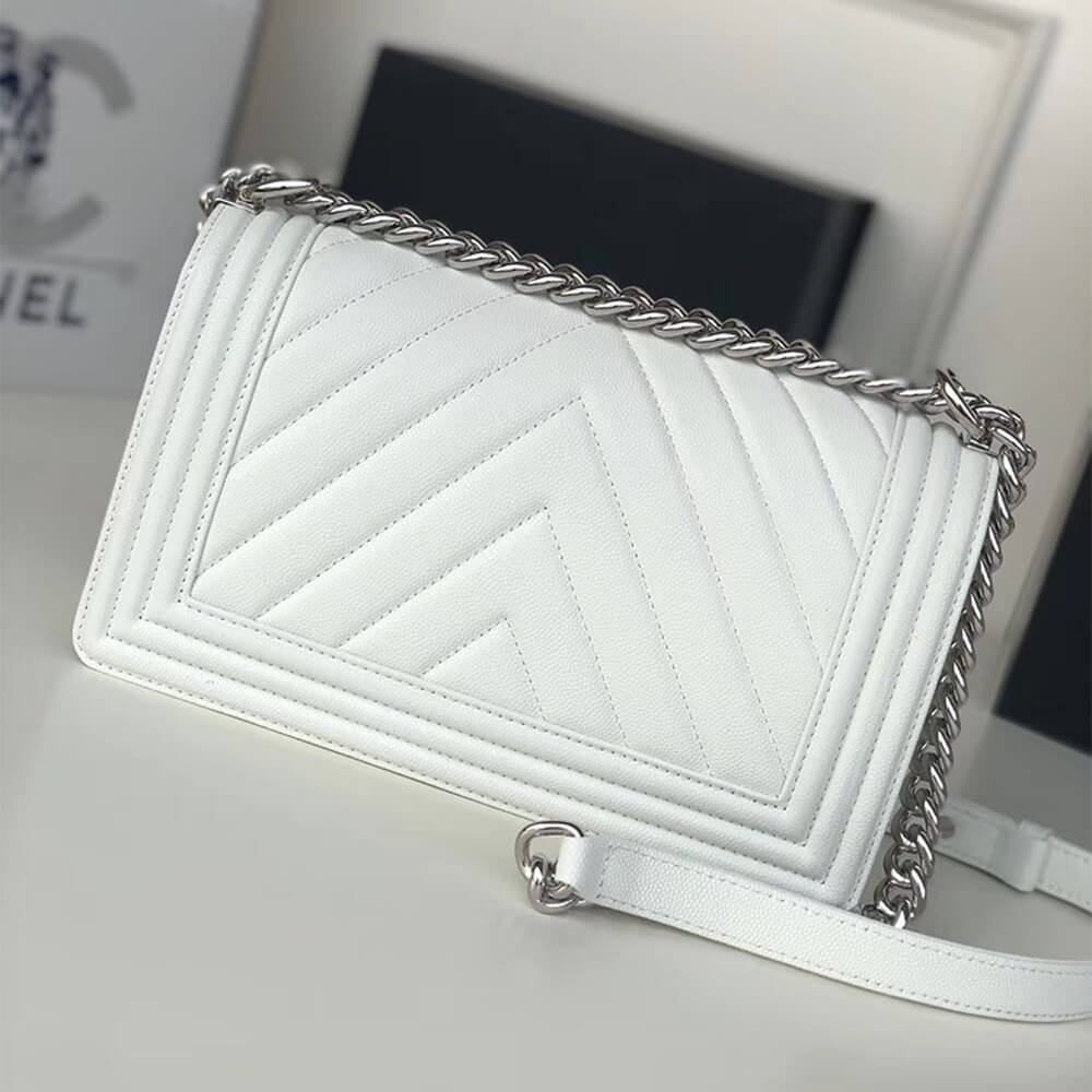BOY CHANEL HANDBAG angle 4