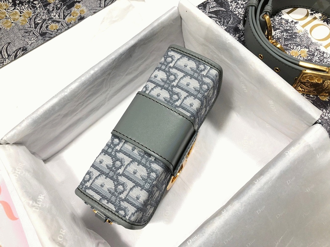 Dior 30 Montaigne Box Bag Fake in Gray Dior Oblique Jacquard angle 2