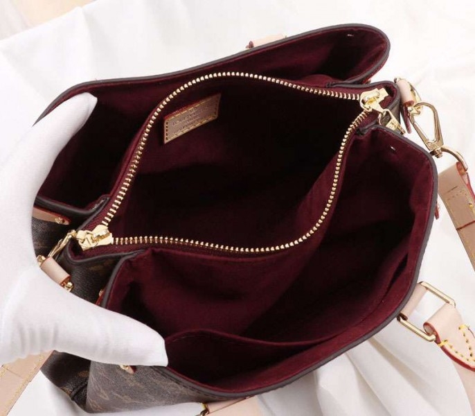 Louis Vuitton Monogram Canvas Soufflot BB Bag angle 5