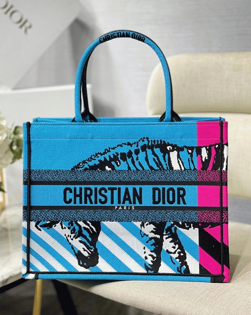 Dior Medium Book Tote Bag Fake in Blue D-Jungle Pop Embroidery angle 5