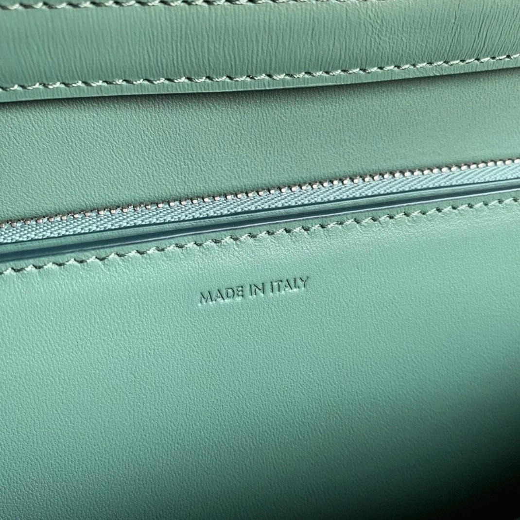 Top Quality Replica Celine Classic Box Medium Bag In Celadon angle 3