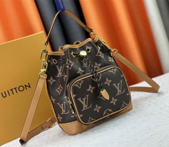 Replica LV Autres Cuirs Monogram Noe Cargo angle 2