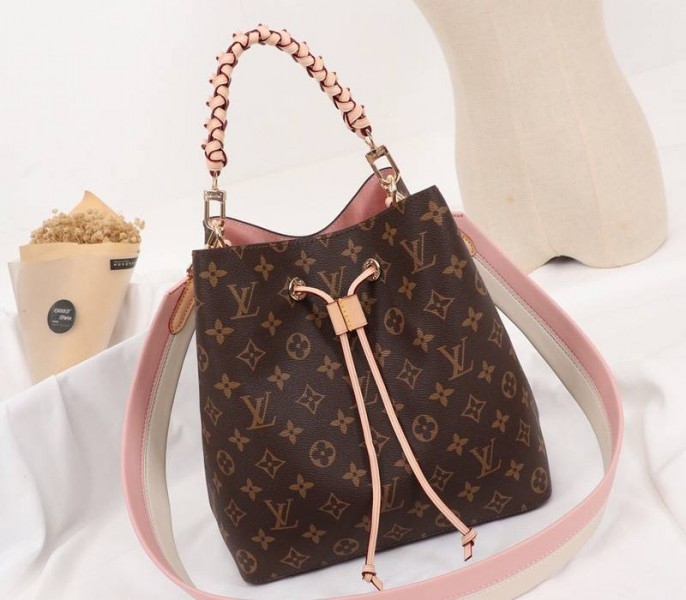 Louis Vuitton Monogram Canvas NeoNoe MM Bag