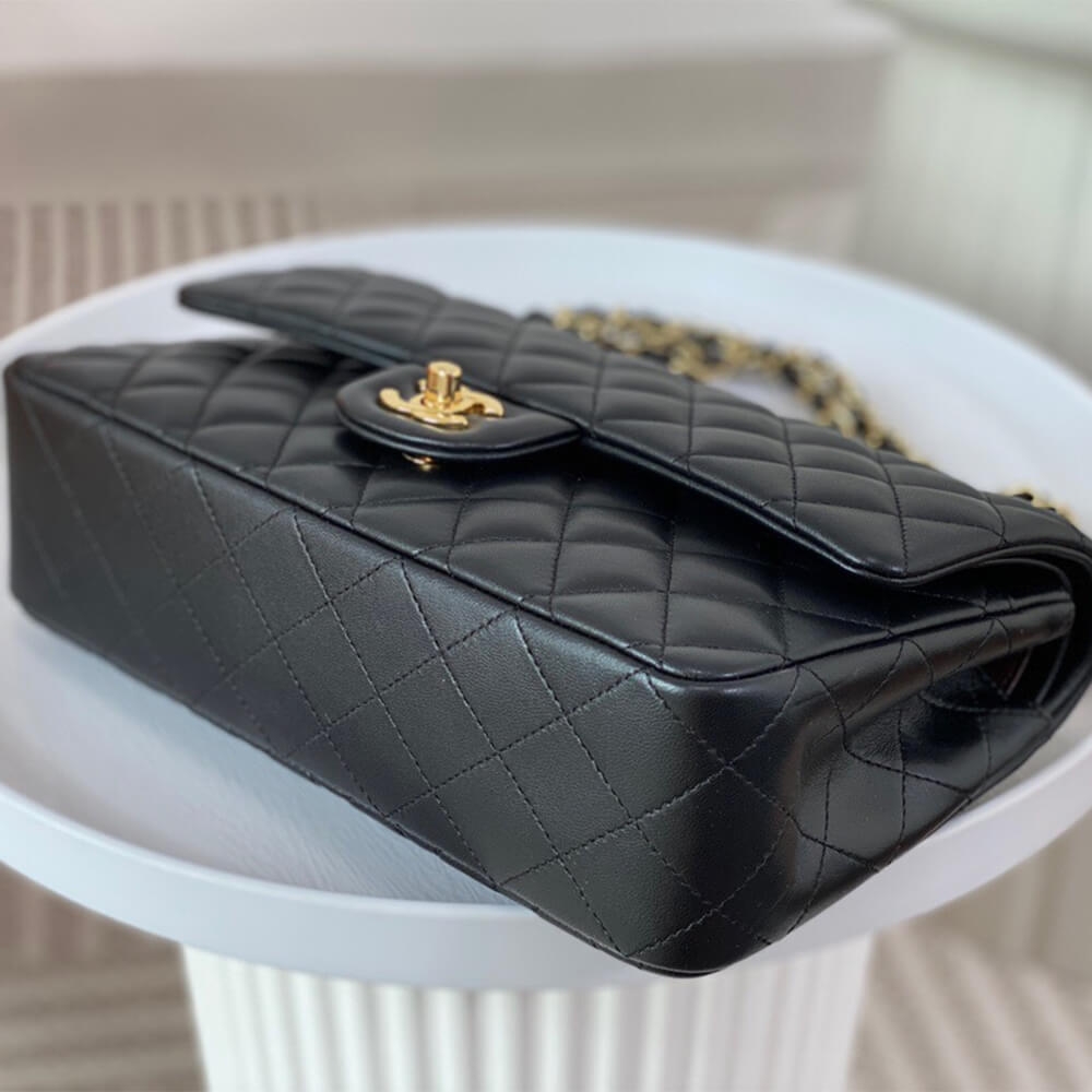Chanel Classic handbag medium (High-end grade) angle 5