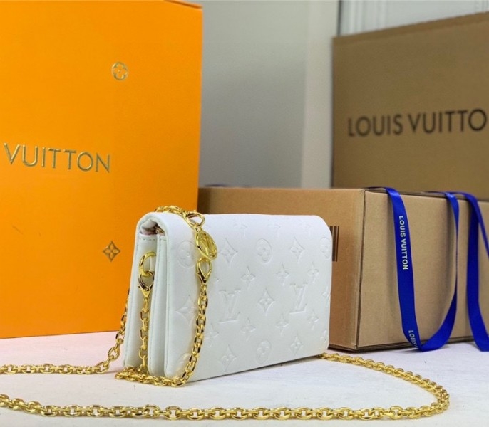 Louis Vuitton Coussin Pochette In Cream angle 3