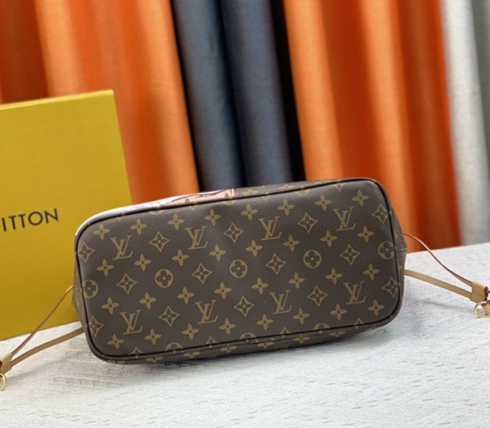 Louis Vuitton Monogram Canvas Neverfull MM Tote With Cat Print angle 5