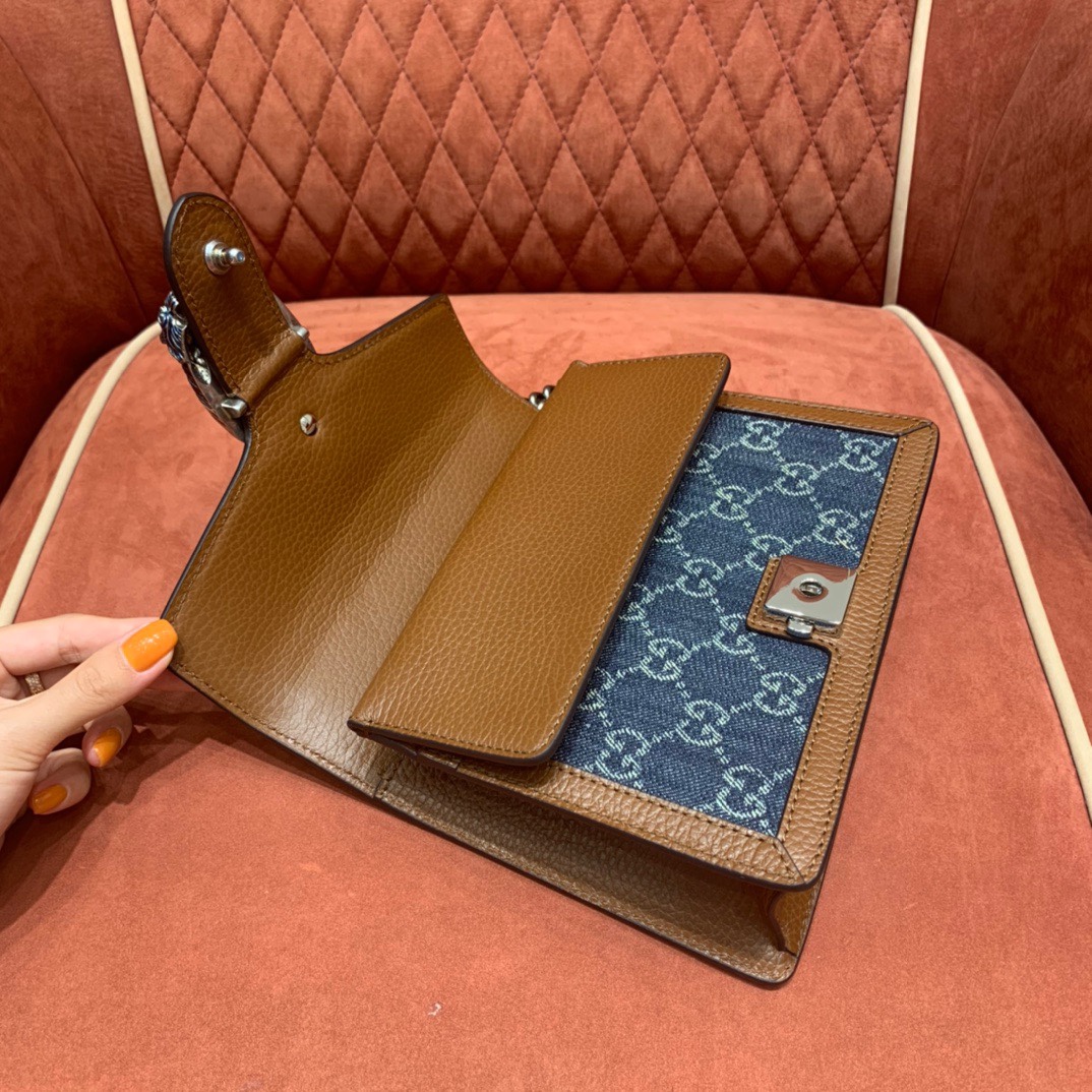 Dionsus shoulder bag angle 5