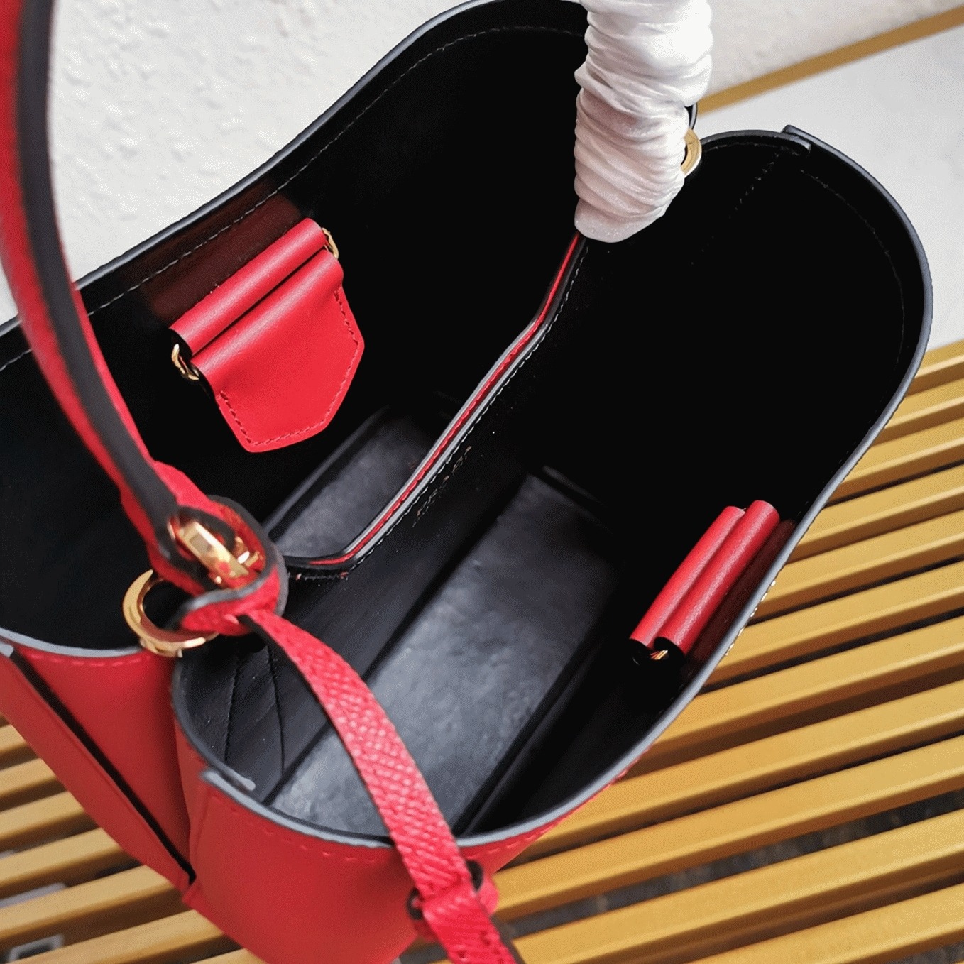 Red Prada Medium Panier Bag Fake angle 3