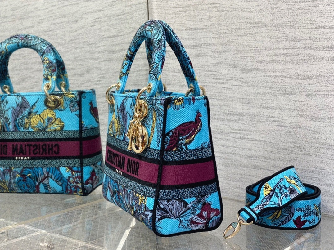 Dior Lady D-Lite Medium Bag Fake in Multicolor Toile de Jouy Voyage Embroidery angle 2