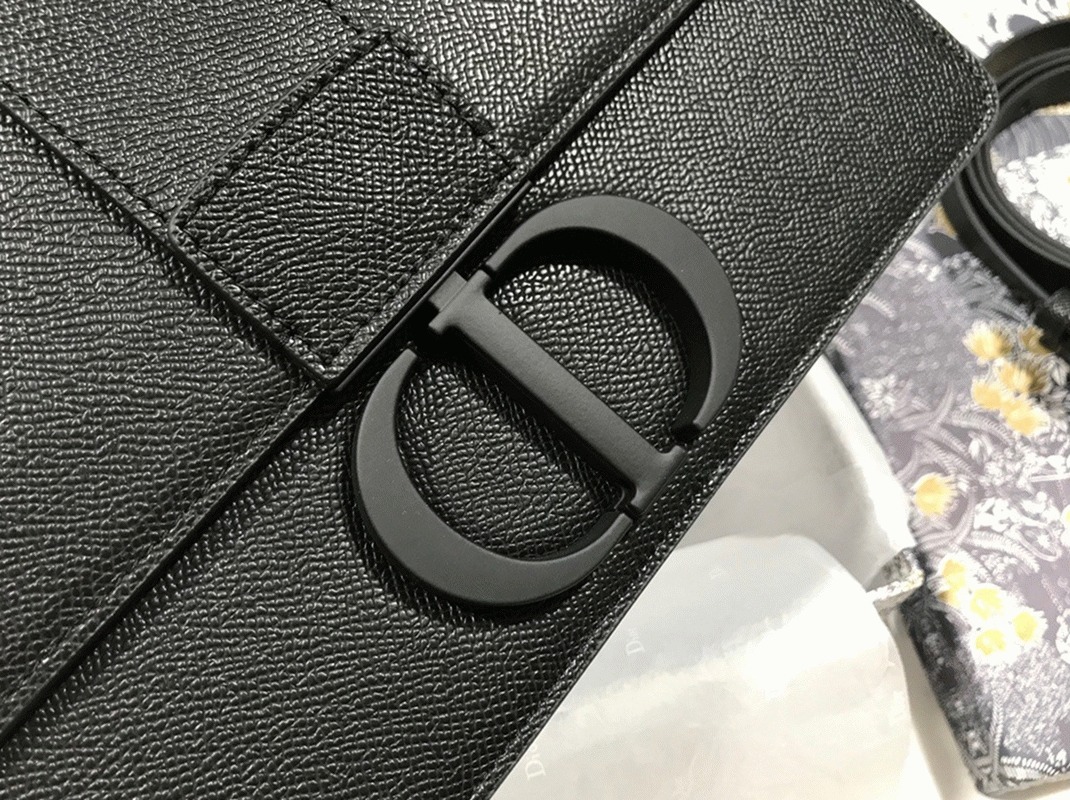 Dior 30 Montaigne Medium Bag Fake in Black Ultramatte Grained Calfskin angle 5