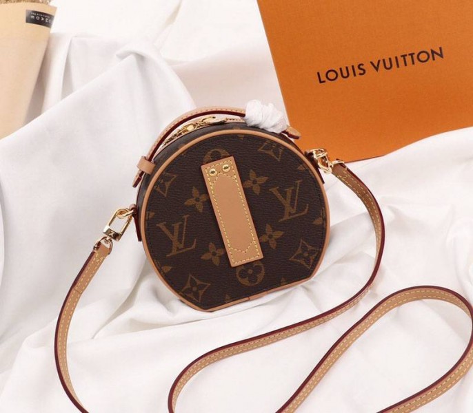 Louis Vuitton Monogram Canvas Mini Boite Chapeau angle 4
