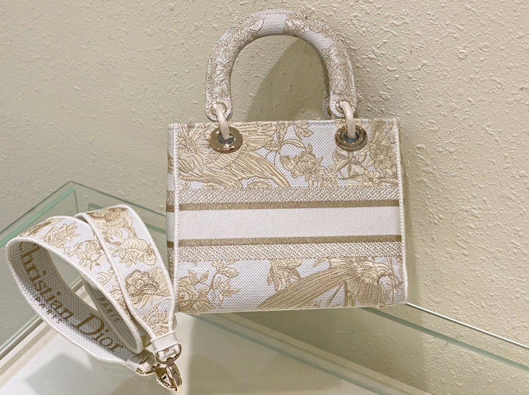 Dior Lady D-Lite Medium Bag Knockoff in Gold Jardin d Hiver Embroidery angle 4