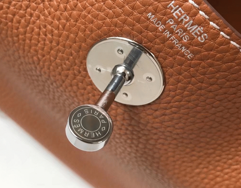 Designer replica Hermes Lindy 30cm bag in gold color angle 4