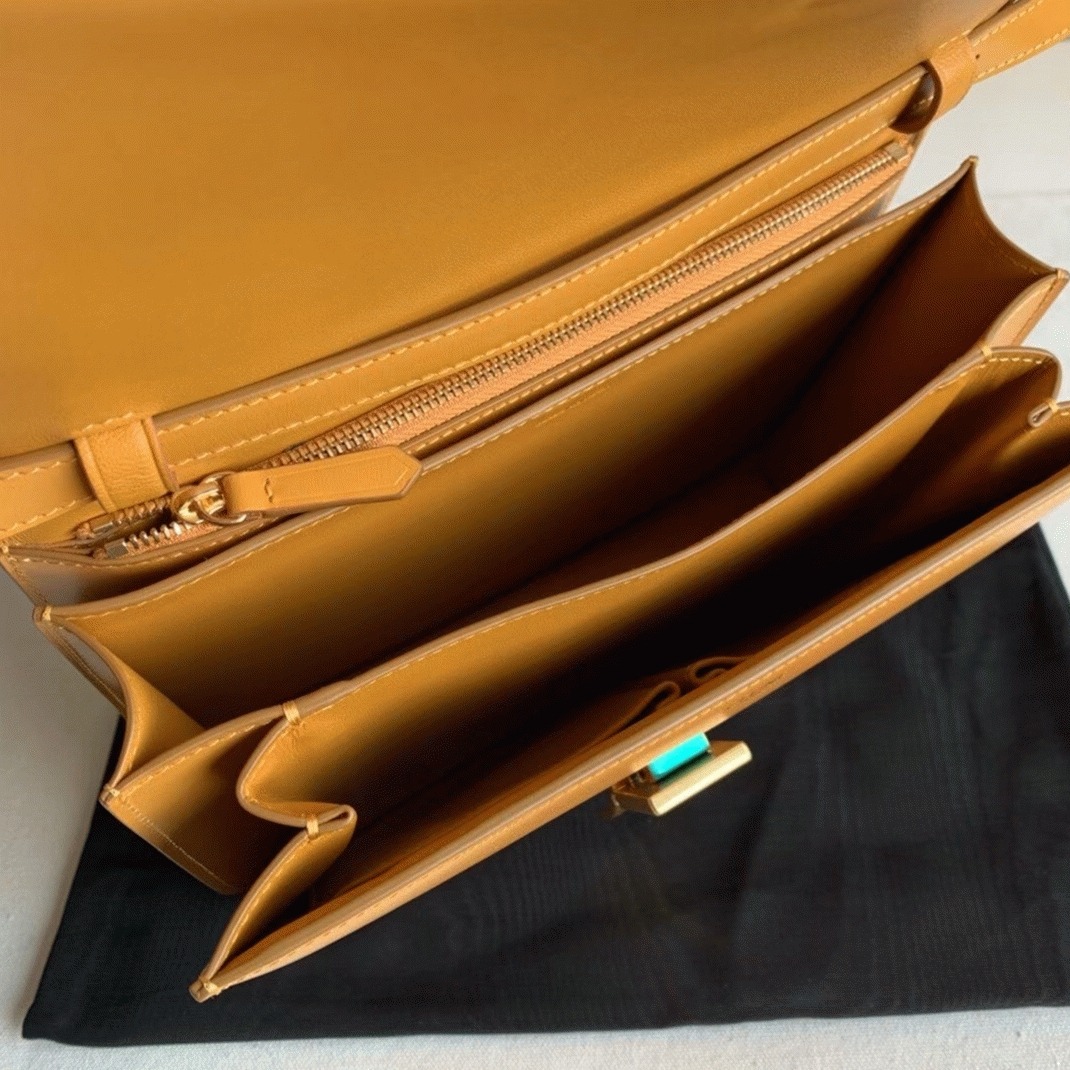 Top Quality Knockoff Celine Classic Box Medium Bag In Yellow angle 3