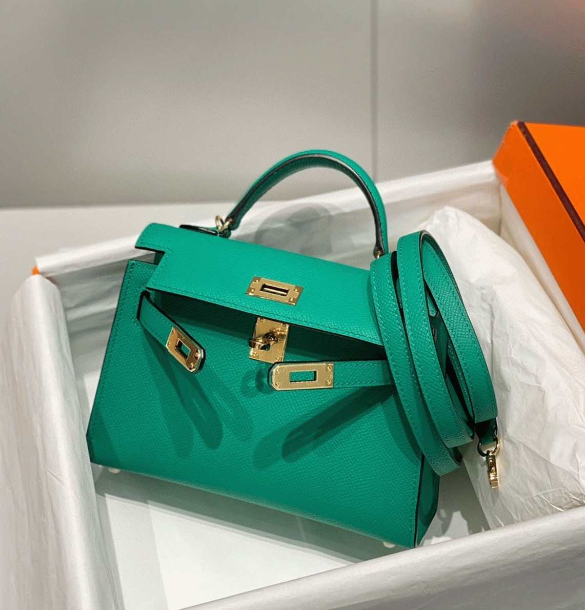 Hermes Kelly Mini II Bag Fake in Vert Jade angle 4