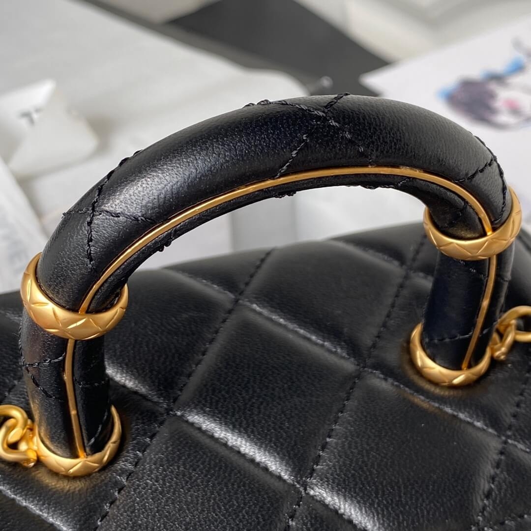 Chanel 23S handle cosmetic bag(high-end grade) angle 5