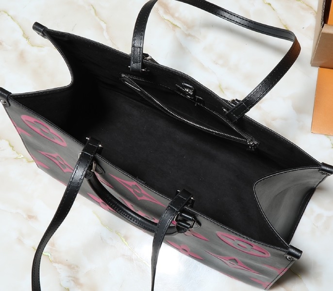 Monogram Empreinte OnTheGo GM Tote In Black And Magenta Pink angle 5