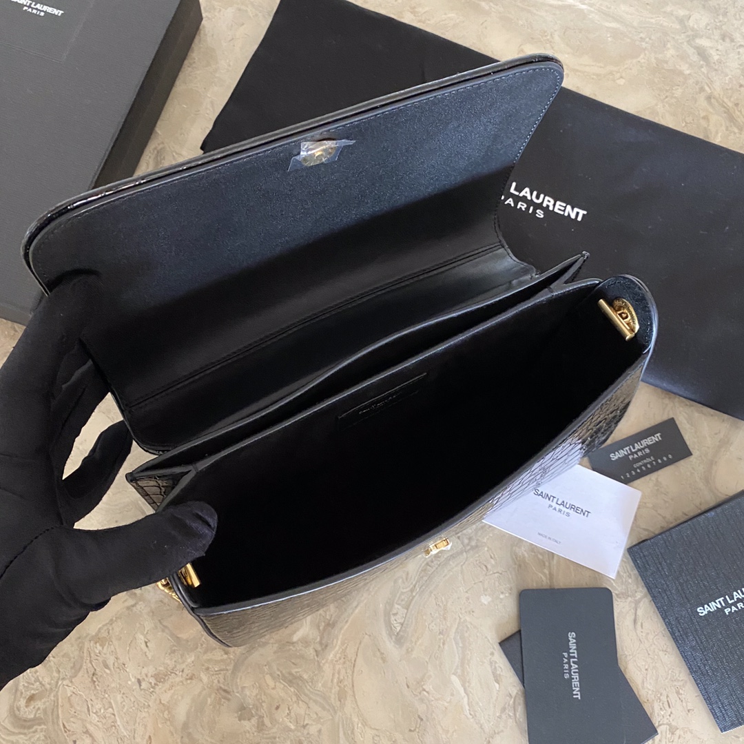 ELISE SHOULDER BAG IN ALLIGATOR-EMBOSSED PATENT LEATHER angle 4